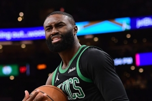Windhorst：绿军并非为换字母才不得不出布朗 而是早就决定交易他